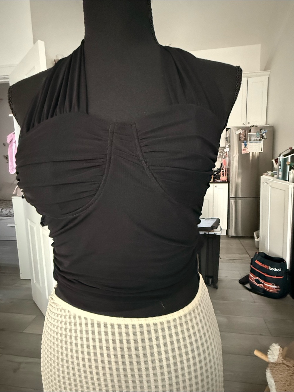 SHEIN Black Ruched Halter Crop Top